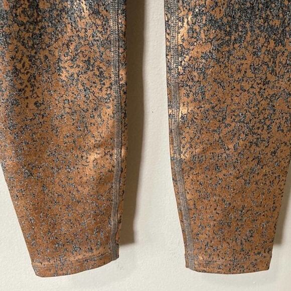 Beyond Yoga Alloy Ombre Leggings size XS NEW Metallic Grey Gold High-Rise - Picture 5 of 11